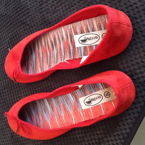 Resori Flat Shoes - Picture 5 of 9